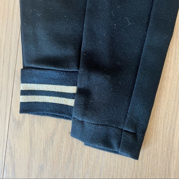 Black joggers asymmetrical bottom trim accent size large stretchy elastic - Picture 2 of 5